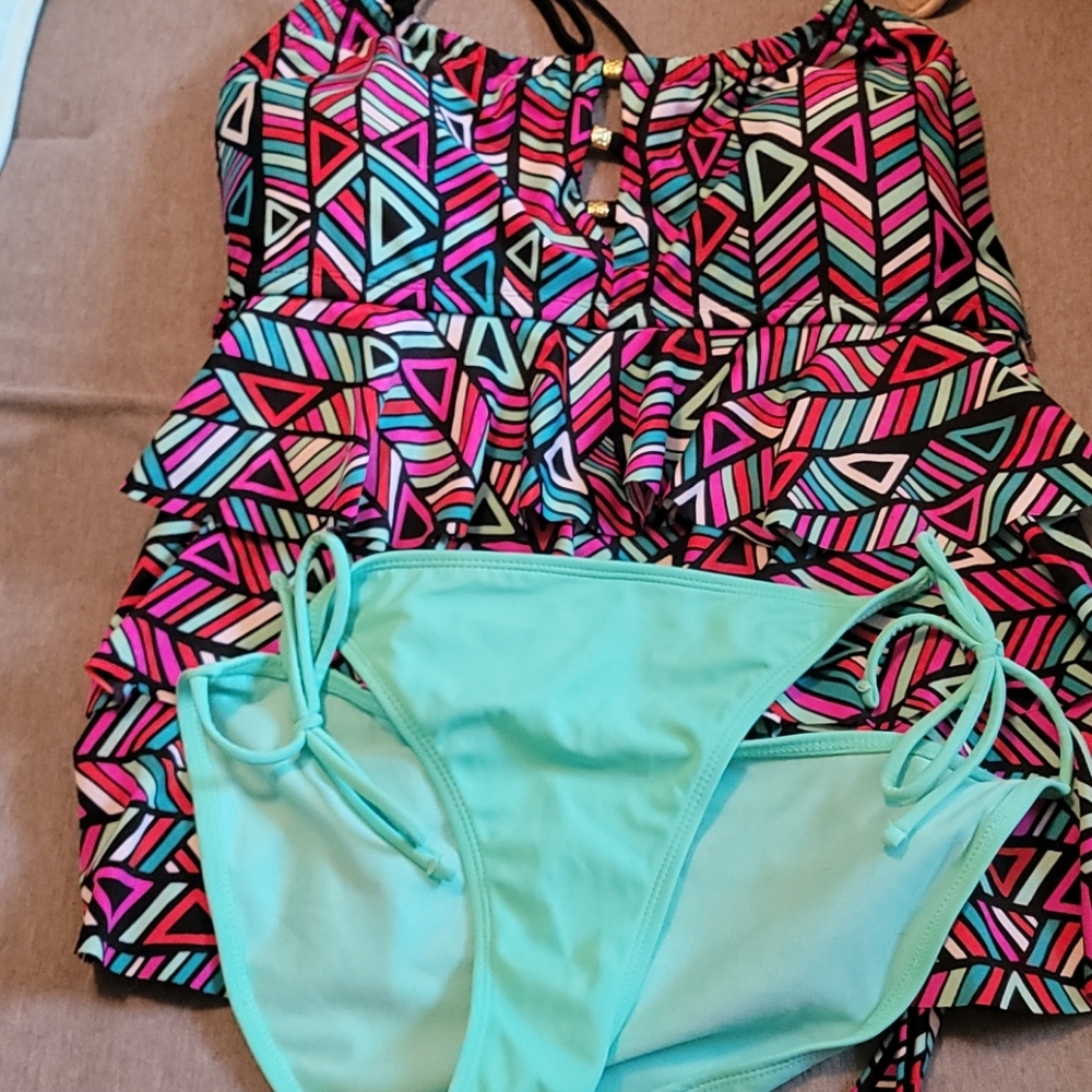 Tankini - Picture 3 of 3